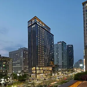 Roynet Mapo Hotel