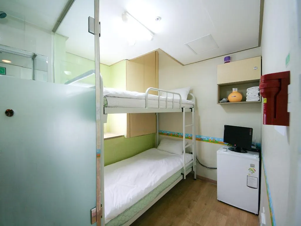 Guesthouse Myeongdong Seoul 2*,