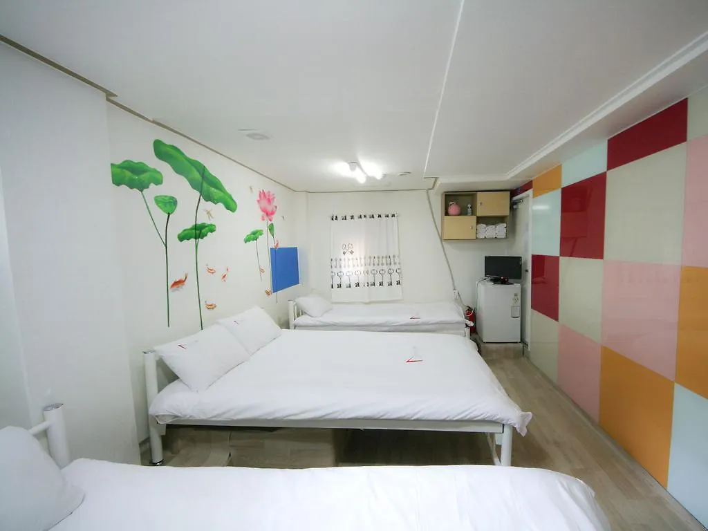 Guesthouse Myeongdong Seoul 2*,  South Korea